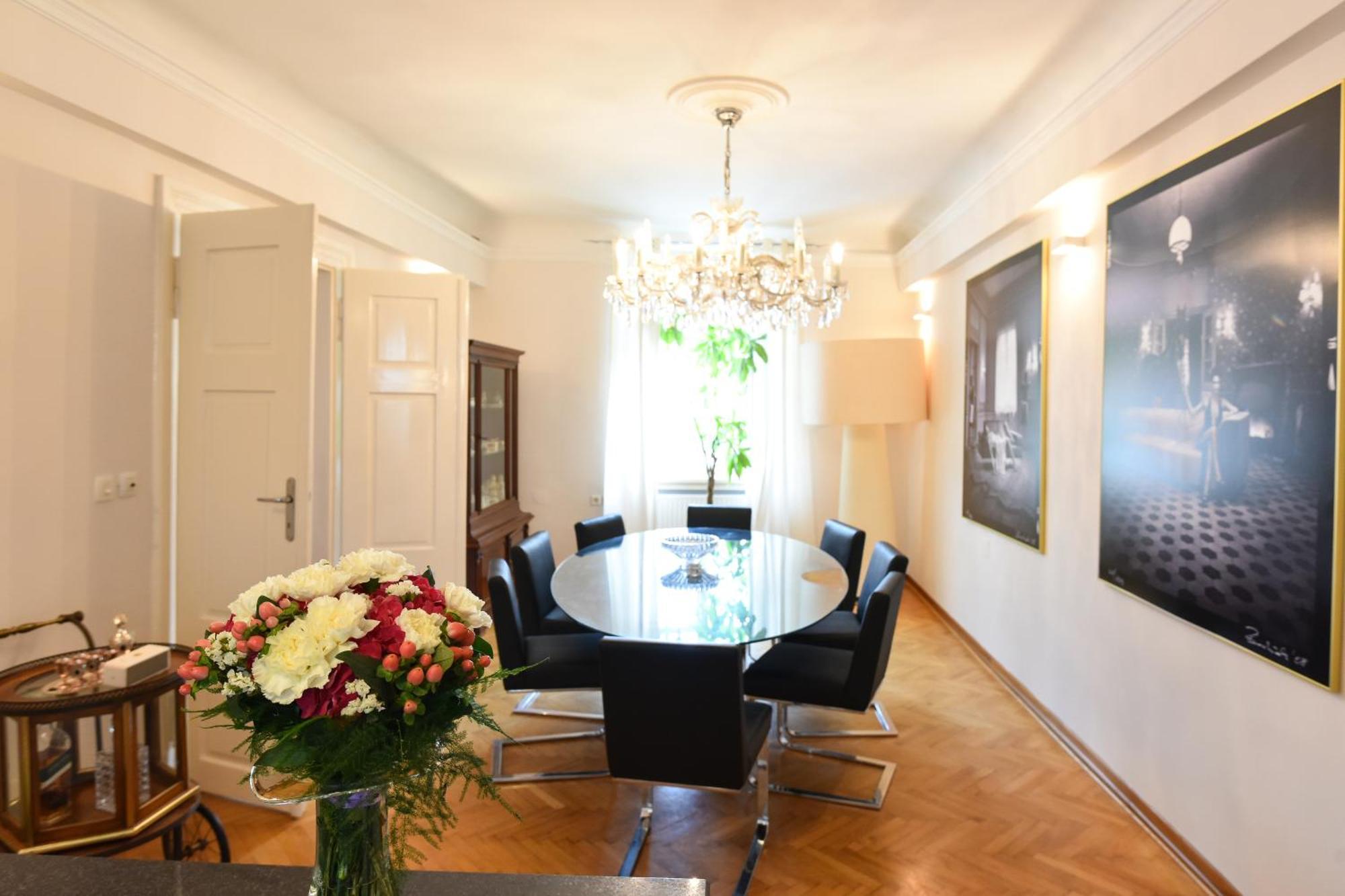 Neoclassical Luxury Apartment ลูบลิยานา ภายนอก รูปภาพ