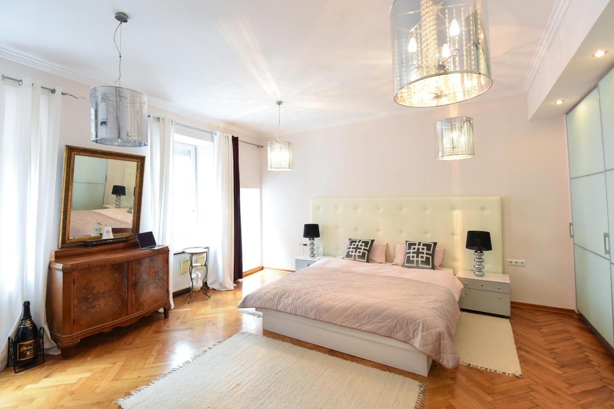 Neoclassical Luxury Apartment ลูบลิยานา ภายนอก รูปภาพ