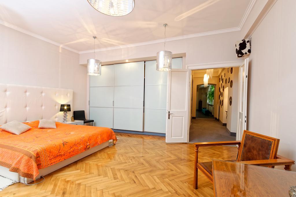 Neoclassical Luxury Apartment ลูบลิยานา ภายนอก รูปภาพ